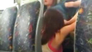 Pasangan saka gedhe putih pitik jago kanggo iki semok darkhaired MILF