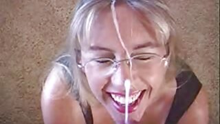 Busty pelacur Nata Ocean wis sange jinis ing pawon